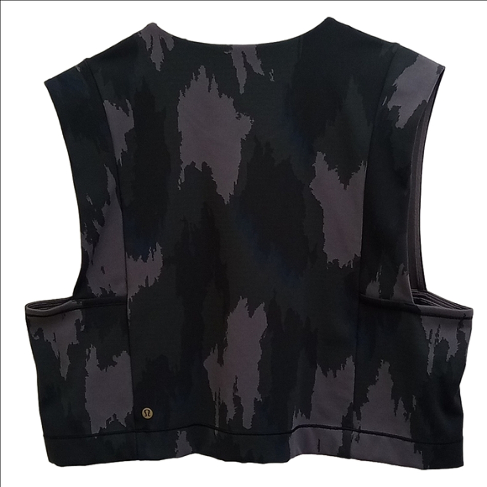 🆕 LULULEMON▪️ROBERT GELLER "TAKE THE MOMENT" GRAY & BLACK CAMO CROPPED TOP - Picture 5 of 7